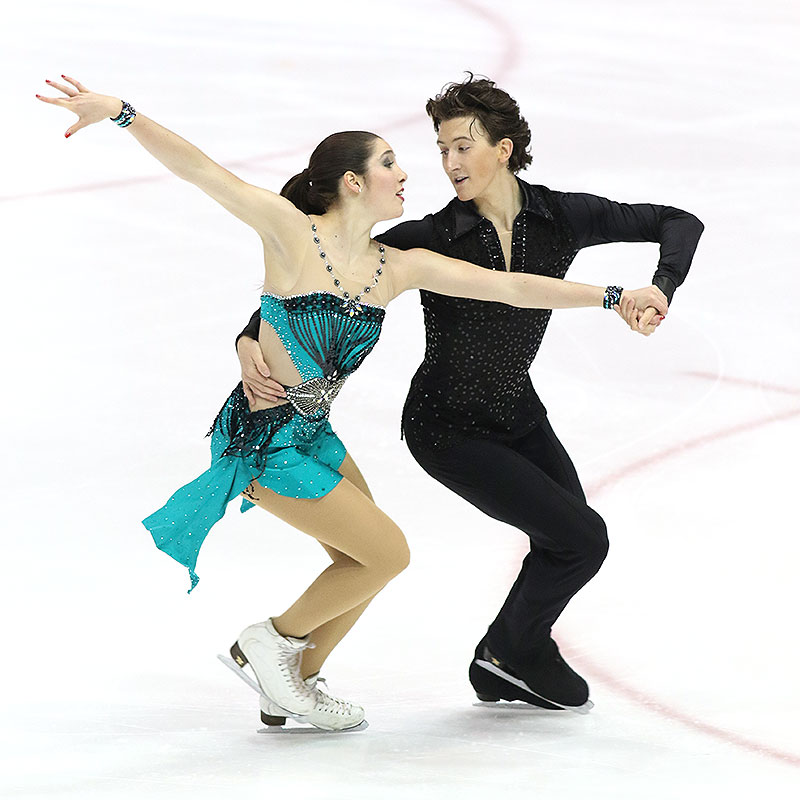 Lorraine McNamara & Quinn Carpenter ice dance performance.